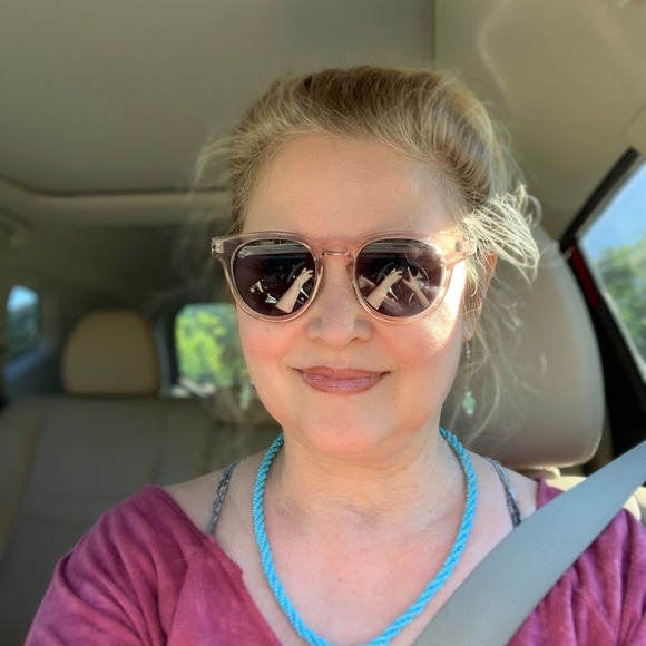 Meet your Posher, Luanne - Picture 3 of 11